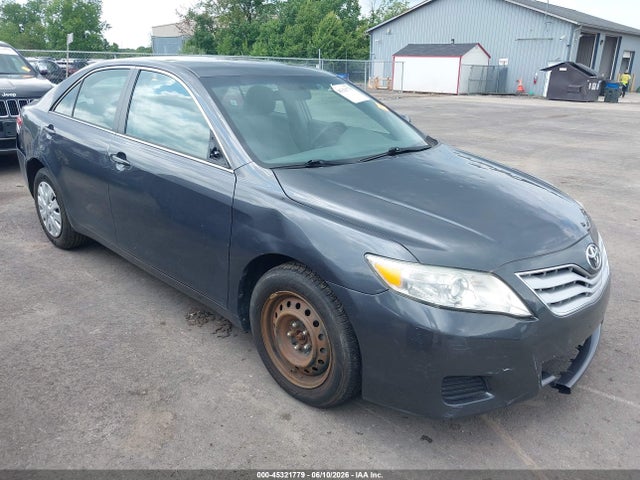 45321779 :رقم المزاد ، 4T1BF3EK7BU212498 vin ، 2011 Toyota Camry Le/se/xle مزاد بيع