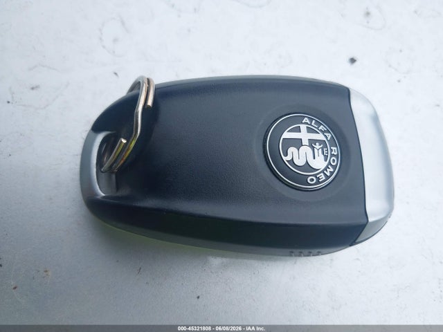 45321808 :رقم المزاد ، ZASPAKBNXK7C31179 vin ، 2019 Alfa Romeo Stelvio Ti Awd مزاد بيع