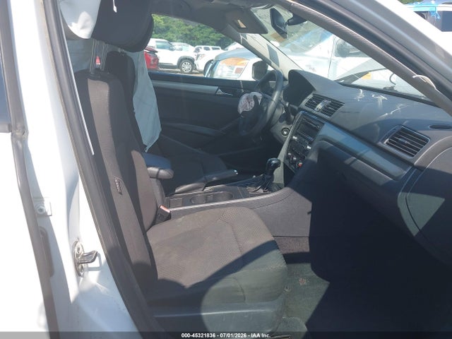 Продажа на аукционе авто 2014 Volkswagen Passat 2.5l S, vin: 1VWAP7A34EC021017, номер лота: 45321836