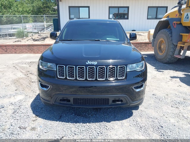 1C4RJFAG5KC807506 Jeep Grand Cherokee Laredo E 4x4