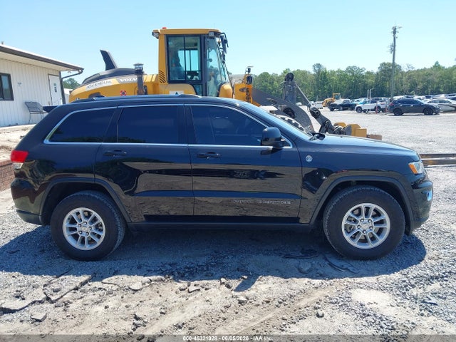 1C4RJFAG5KC807506 Jeep Grand Cherokee Laredo E 4x4