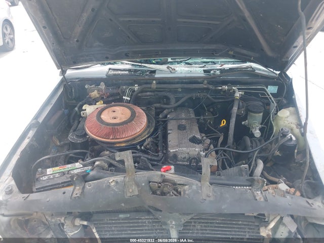 45321932 :رقم المزاد ، 1N6SD16S3RC336469 vin ، 1994 Nissan Truck King Cab Xe مزاد بيع