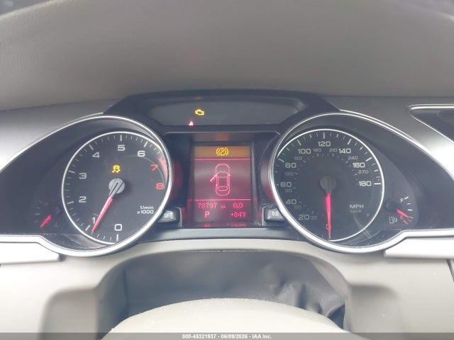 2010 Audi A5 2.0t Premium მანქანა იყიდება აუქციონზე, vin: WAUAFAFH9AN017712, აუქციონის ნომერი: 45321937