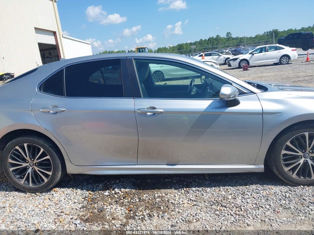4T1J11AKXLU309863 Toyota CAMRY SE
