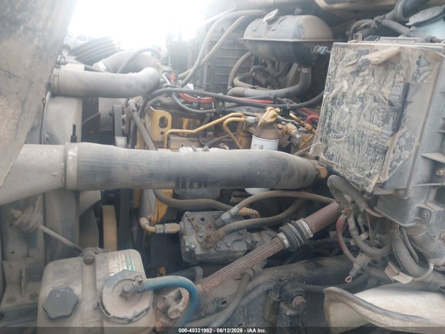 45321982 :رقم المزاد ، 2FZACGDC15AU62655 vin ، 2005 Sterling Truck Acterra مزاد بيع