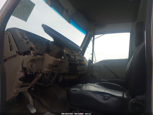 45321982 :رقم المزاد ، 2FZACGDC15AU62655 vin ، 2005 Sterling Truck Acterra مزاد بيع