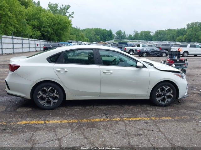 3KPF24AD1ME264029 KIA Forte Lxs