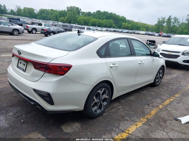 3KPF24AD1ME264029 KIA Forte Lxs