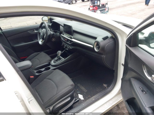 3KPF24AD1ME264029 KIA Forte Lxs