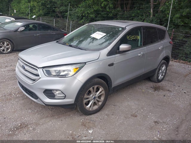 Продажа на аукционе авто 2017 Ford Escape Se, vin: 1FMCU0GD0HUB50975, номер лота: 45322040