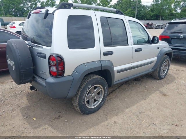 2005 Jeep Liberty Renegade მანქანა იყიდება აუქციონზე, vin: 1J4GL38K75W631484, აუქციონის ნომერი: 45322045