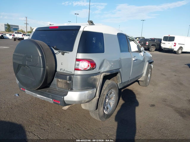 Toyota FJ Cruiser 2014 JTEZU4BFXEK013785 Image 4