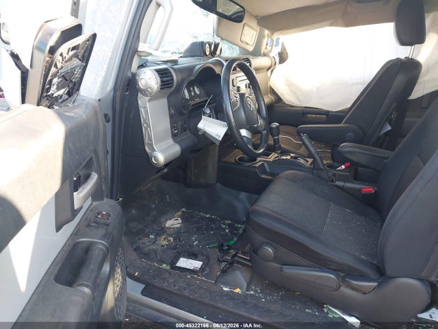 Toyota FJ Cruiser 2014 JTEZU4BFXEK013785 Image 5