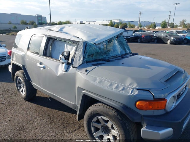 Toyota FJ Cruiser 2014 JTEZU4BFXEK013785 Image 6