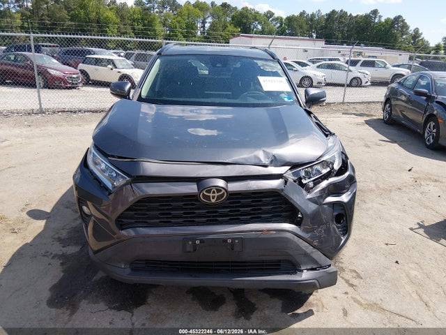 45322246 :رقم المزاد ، 2T3W1RFVXMW136135 vin ، 2021 Toyota Rav4 Xle مزاد بيع