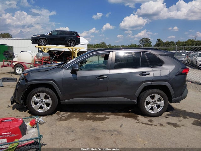 45322246 :رقم المزاد ، 2T3W1RFVXMW136135 vin ، 2021 Toyota Rav4 Xle مزاد بيع
