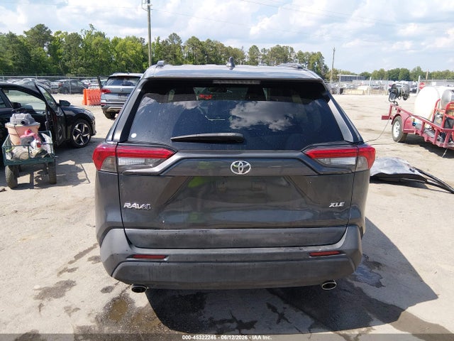 45322246 :رقم المزاد ، 2T3W1RFVXMW136135 vin ، 2021 Toyota Rav4 Xle مزاد بيع