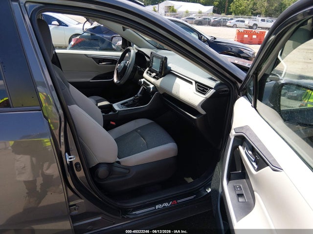 45322246 :رقم المزاد ، 2T3W1RFVXMW136135 vin ، 2021 Toyota Rav4 Xle مزاد بيع