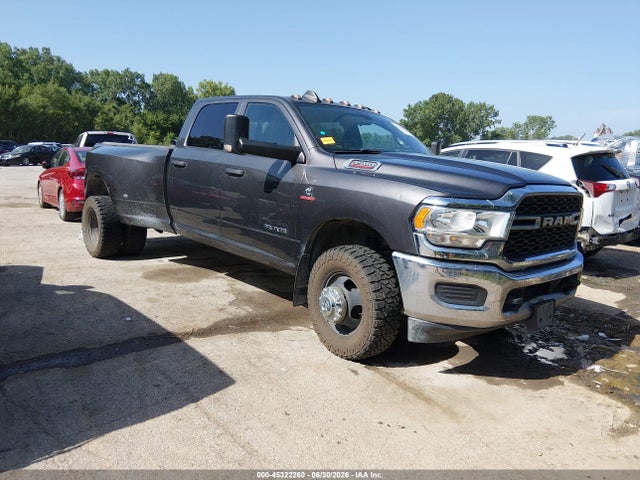 45322260 :رقم المزاد ، 3C63RRGL6NG134254 vin ، 2022 Ram 3500 Tradesman  4x4 8' Box مزاد بيع