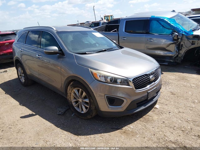 45322268 :رقم المزاد ، 5XYPG4A33HG301829 vin ، 2017 Kia Sorento 2.4l Lx مزاد بيع