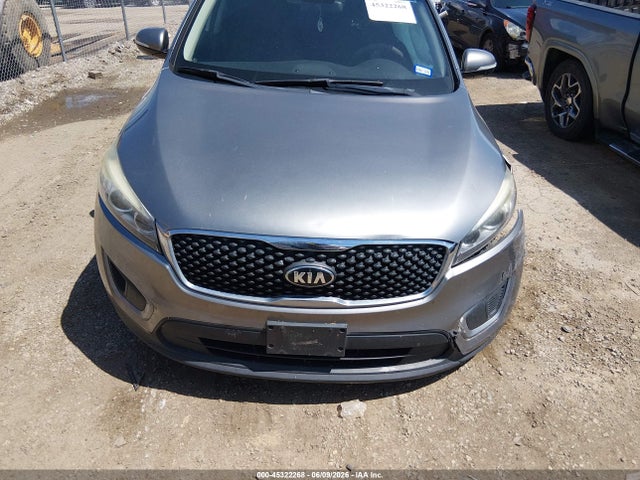 45322268 :رقم المزاد ، 5XYPG4A33HG301829 vin ، 2017 Kia Sorento 2.4l Lx مزاد بيع