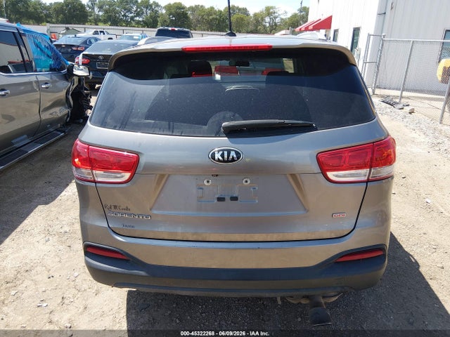 45322268 :رقم المزاد ، 5XYPG4A33HG301829 vin ، 2017 Kia Sorento 2.4l Lx مزاد بيع