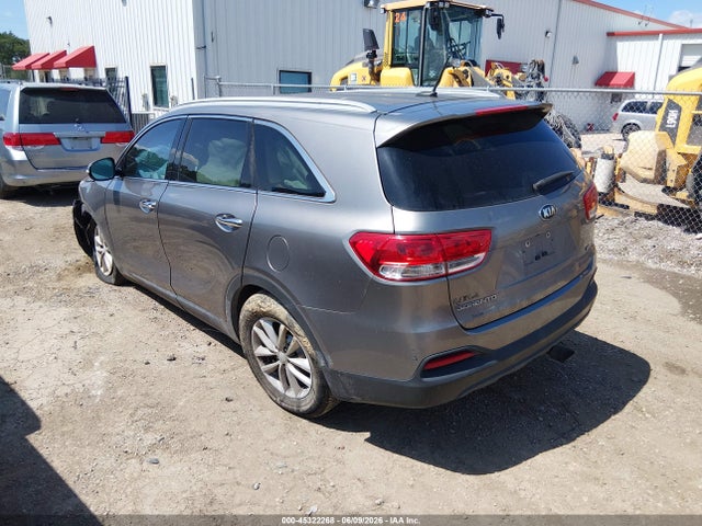 45322268 :رقم المزاد ، 5XYPG4A33HG301829 vin ، 2017 Kia Sorento 2.4l Lx مزاد بيع