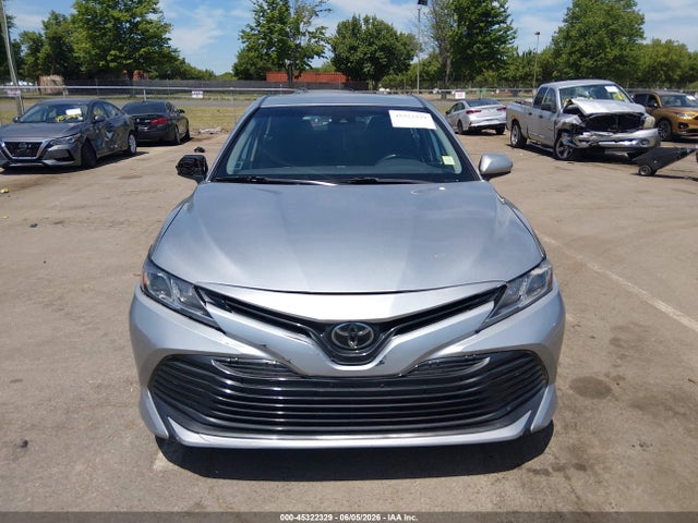 Продаж на аукціоні авто 2020 Toyota Camry Le, vin: 4T1C11AK4LU889524, номер лоту: 45322329