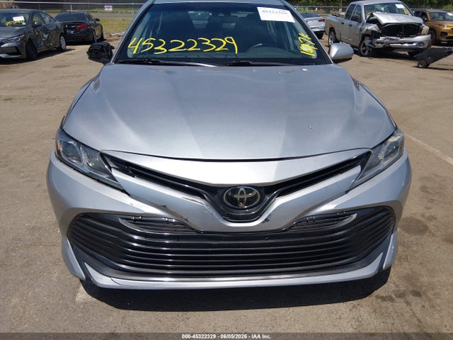 Продаж на аукціоні авто 2020 Toyota Camry Le, vin: 4T1C11AK4LU889524, номер лоту: 45322329