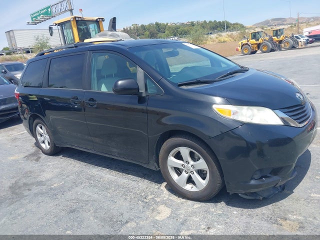 Toyota Sienna Le 8 Passenger 2017 5TDKZ3DC6HS882997 Image 13