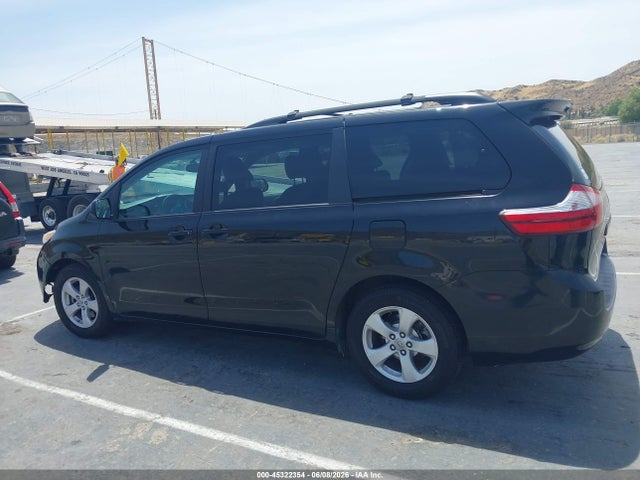 Toyota Sienna Le 8 Passenger 2017 5TDKZ3DC6HS882997 Image 14