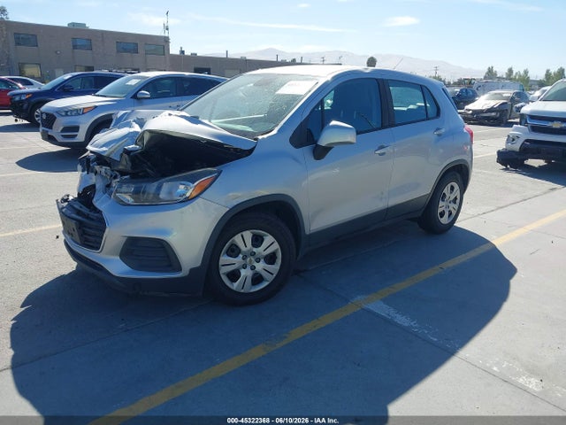 Chevrolet TRAX LS 2017 3GNCJKSB7HL267128 Image 2
