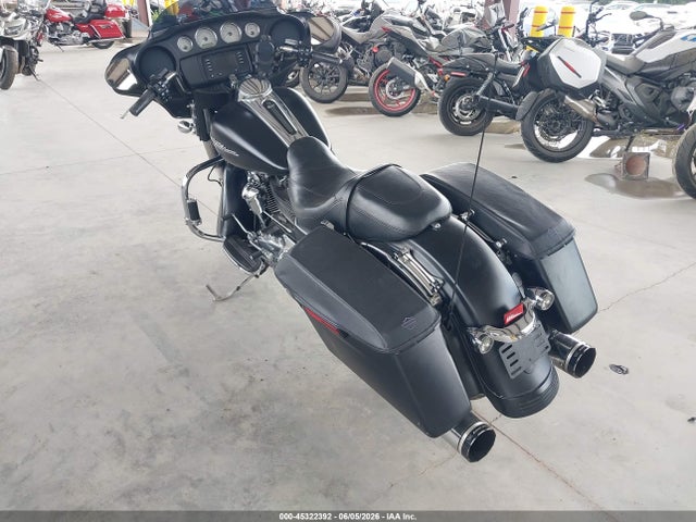 45322392 :رقم المزاد ، 1HD1KBC13HB685107 vin ، 2017 Harley-davidson Flhx Street Glide مزاد بيع