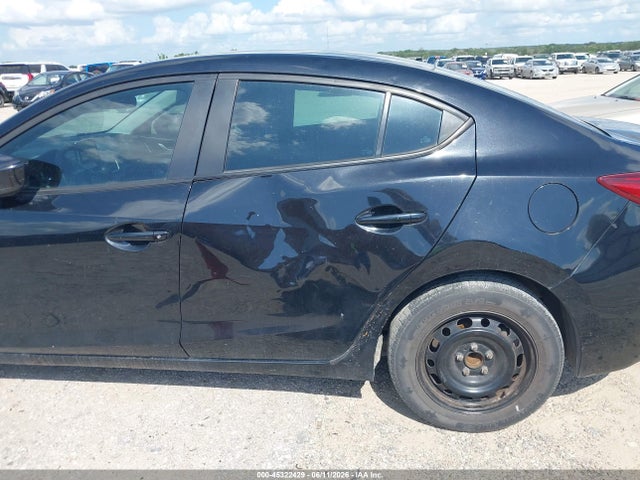 Продажа на аукционе авто 2015 Mazda Mazda3 I Sport, vin: 3MZBM1U76FM221728, номер лота: 45322429