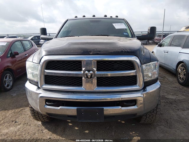 45322455 :رقم المزاد ، 3C6UR5HL5JG390696 vin ، 2018 Ram 2500 Tradesman  4x4 8' Box مزاد بيع