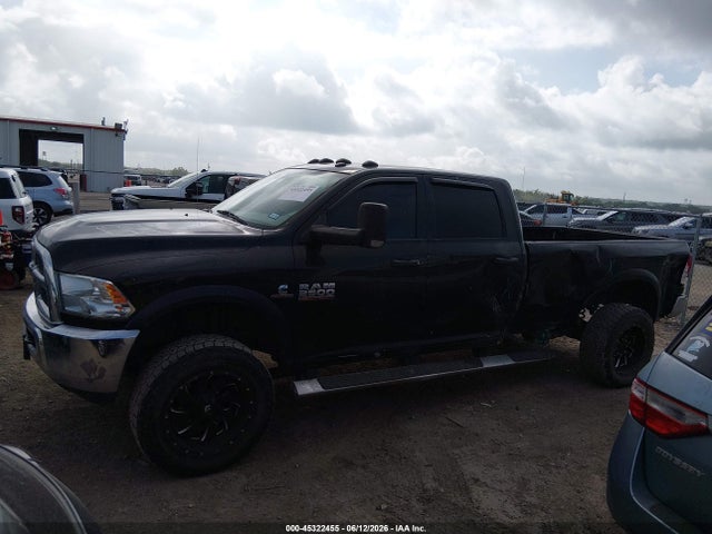 45322455 :رقم المزاد ، 3C6UR5HL5JG390696 vin ، 2018 Ram 2500 Tradesman  4x4 8' Box مزاد بيع