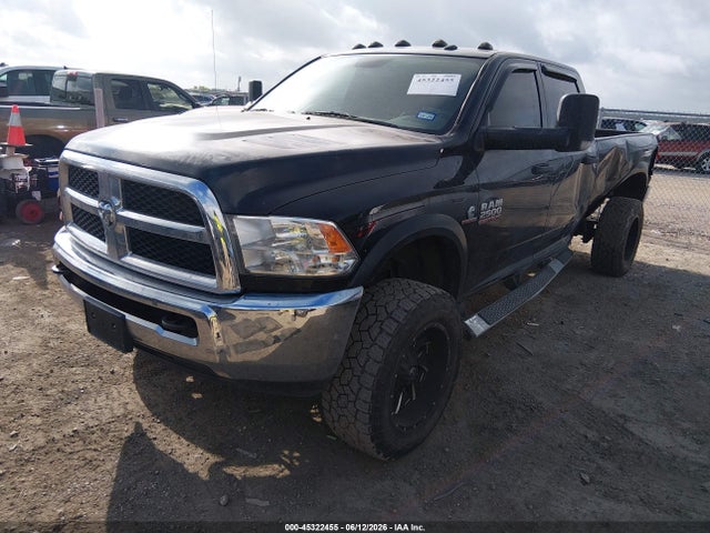 45322455 :رقم المزاد ، 3C6UR5HL5JG390696 vin ، 2018 Ram 2500 Tradesman  4x4 8' Box مزاد بيع