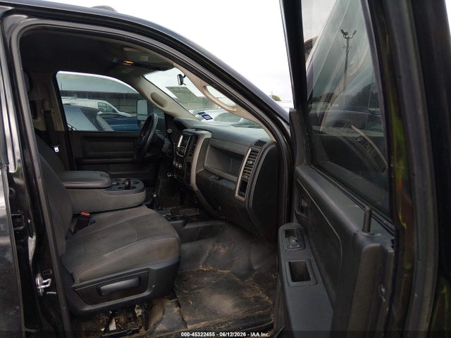 45322455 :رقم المزاد ، 3C6UR5HL5JG390696 vin ، 2018 Ram 2500 Tradesman  4x4 8' Box مزاد بيع