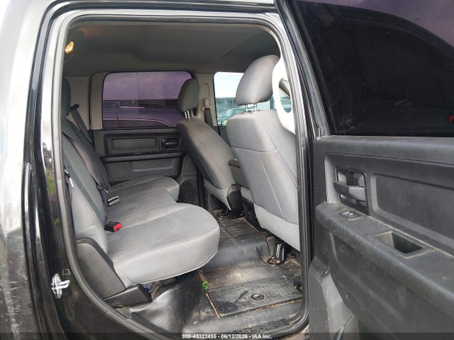 45322455 :رقم المزاد ، 3C6UR5HL5JG390696 vin ، 2018 Ram 2500 Tradesman  4x4 8' Box مزاد بيع