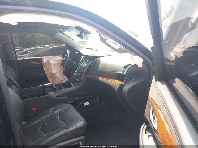 45322649 :رقم المزاد ، 1GYS4BKJ3KR170277 vin ، 2019 Cadillac Escalade Luxury مزاد بيع