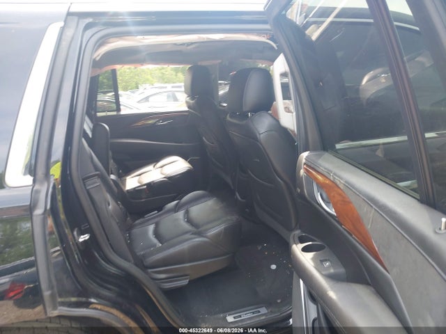 45322649 :رقم المزاد ، 1GYS4BKJ3KR170277 vin ، 2019 Cadillac Escalade Luxury مزاد بيع