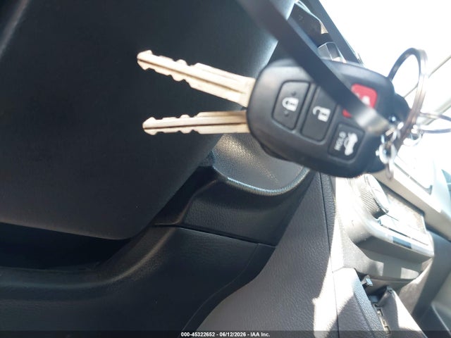 Продаж на аукціоні авто 2015 Toyota Corolla Le, vin: 2T1BURHEXFC385504, номер лоту: 45322652