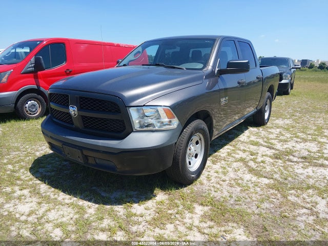 1C6RR6KG4JS313026 RAM 1500 Tradesman 4x2 5&#039;7 Box