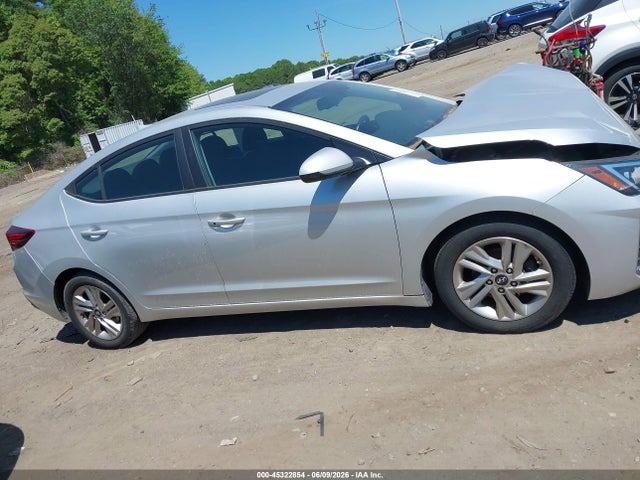 2020 Hyundai Elantra Value Edition მანქანა იყიდება აუქციონზე, vin: 5NPD84LF6LH526318, აუქციონის ნომერი: 45322854