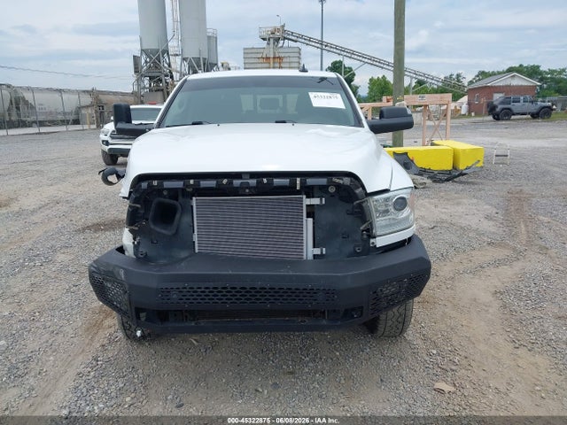 45322875 :رقم المزاد ، 3C6UR5NL3JG370337 vin ، 2018 Ram 2500 Laramie  4x4 6'4 Box مزاد بيع