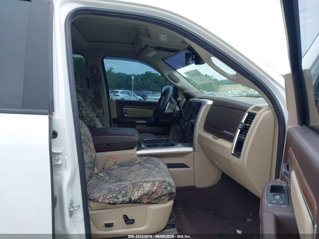 45322875 :رقم المزاد ، 3C6UR5NL3JG370337 vin ، 2018 Ram 2500 Laramie  4x4 6'4 Box مزاد بيع