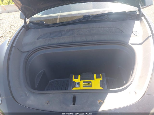 2021 Tesla Model Y Long Range Dual Motor All-wheel Drive მანქანა იყიდება აუქციონზე, vin: 5YJYGDEE7MF071102, აუქციონის ნომერი: 45322952