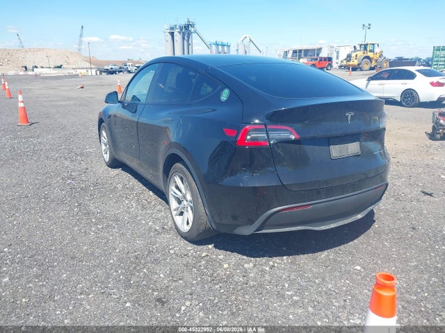 2021 Tesla Model Y Long Range Dual Motor All-wheel Drive მანქანა იყიდება აუქციონზე, vin: 5YJYGDEE7MF071102, აუქციონის ნომერი: 45322952