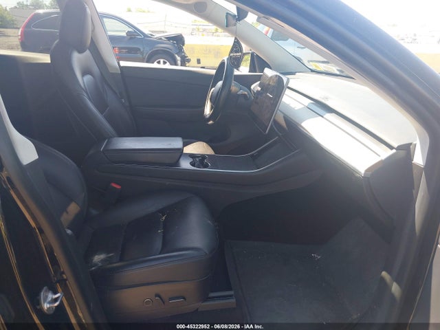 2021 Tesla Model Y Long Range Dual Motor All-wheel Drive მანქანა იყიდება აუქციონზე, vin: 5YJYGDEE7MF071102, აუქციონის ნომერი: 45322952
