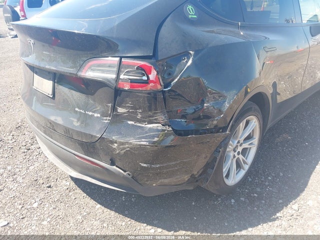 2021 Tesla Model Y Long Range Dual Motor All-wheel Drive მანქანა იყიდება აუქციონზე, vin: 5YJYGDEE7MF071102, აუქციონის ნომერი: 45322952